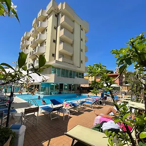 3* Hotel Apogeo