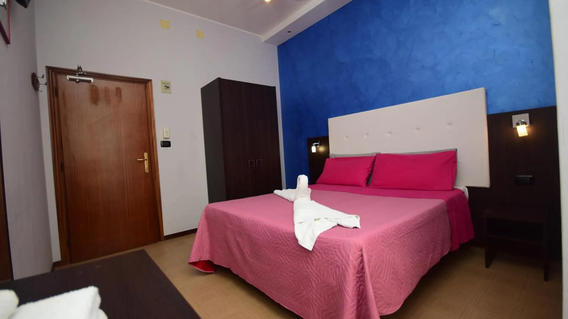 Hotel Como Rimini 2*,  Italy